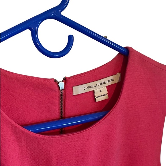 Diane Von Furstenberg Carpreena Mini Gardenia pink Stretch Knit Sheath Dress - Picture 3 of 7